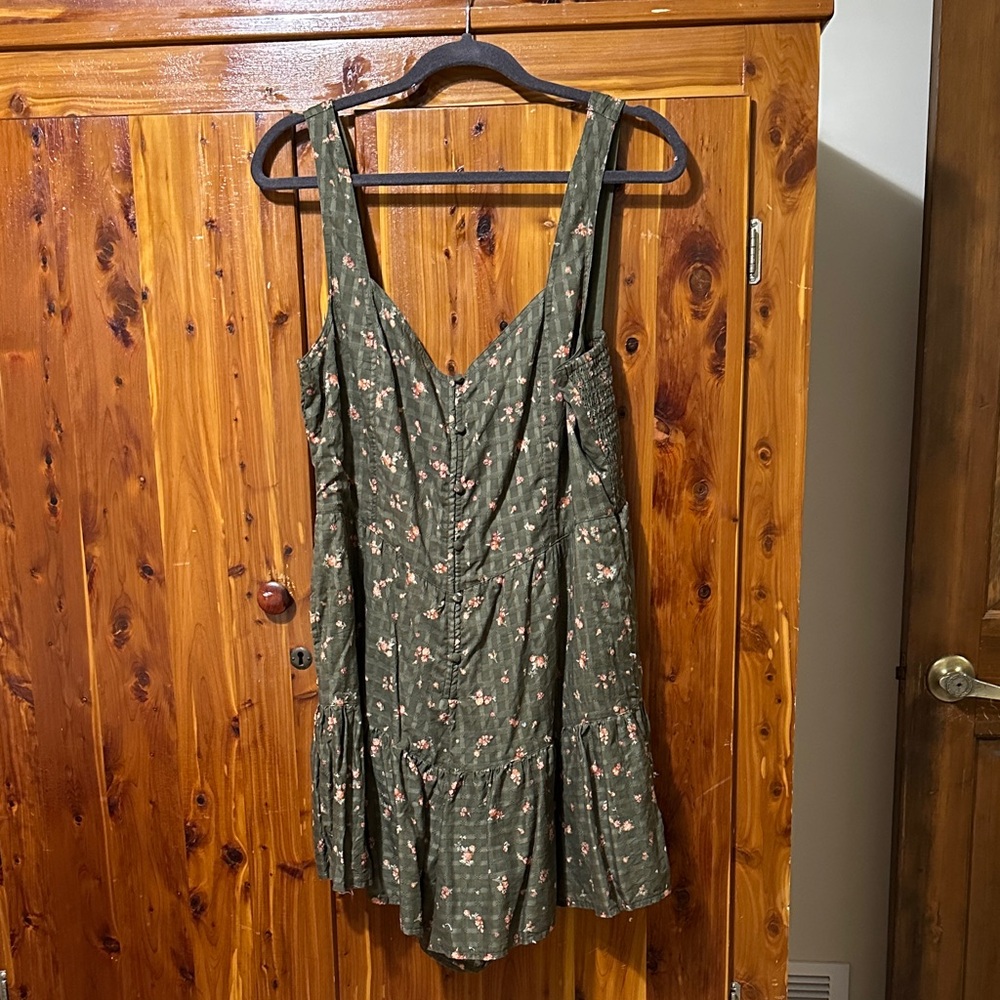 American Eagle Floral Green Romper XL
